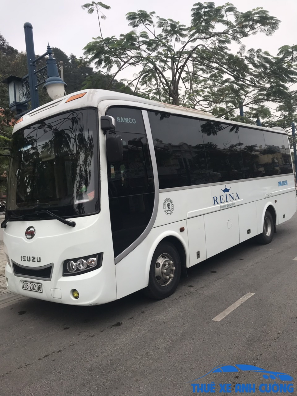 CHO THUE XE LIMOUSINE 17 GHẾ VIP 1