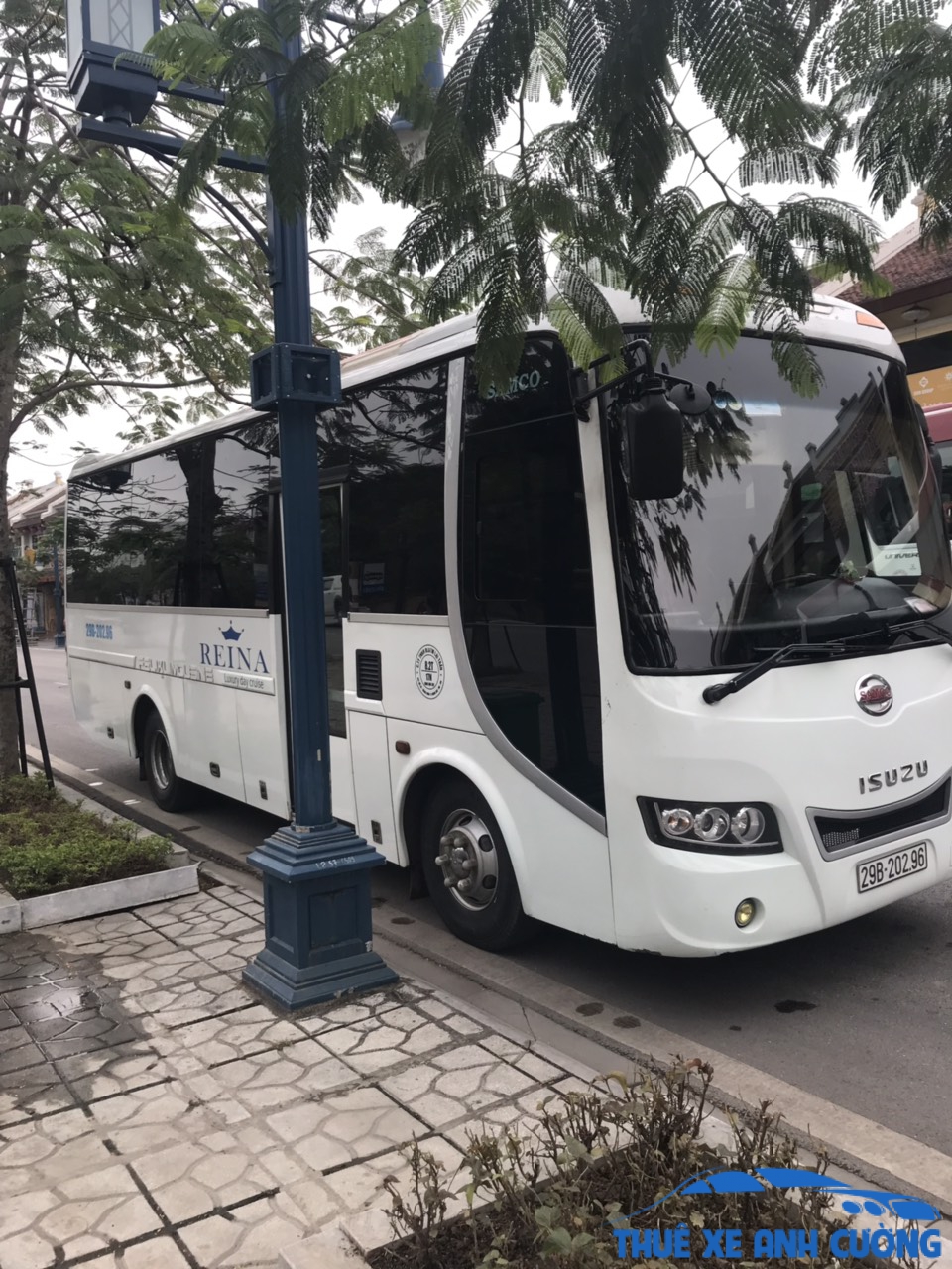 CHO THUE XE LIMOUSINE 17 GHẾ VIP 2