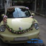 Volkswagen mui cứng màu vàng