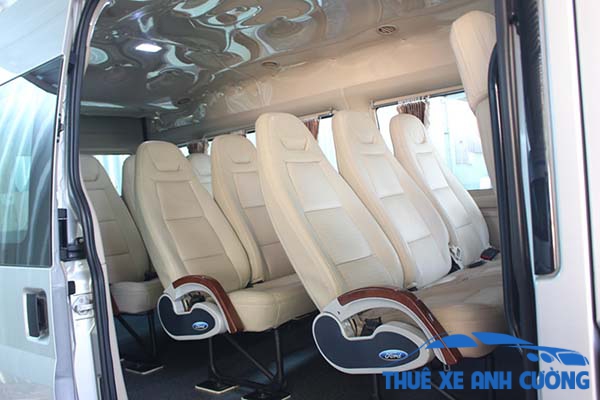 Nội thất của xe Ford Transit 16 chỗ